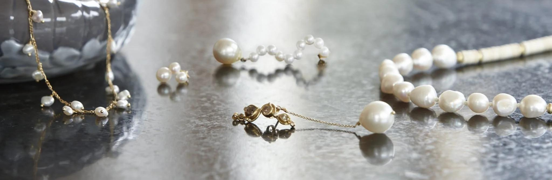 Classy fashion jewelry for women: Pearl Collection