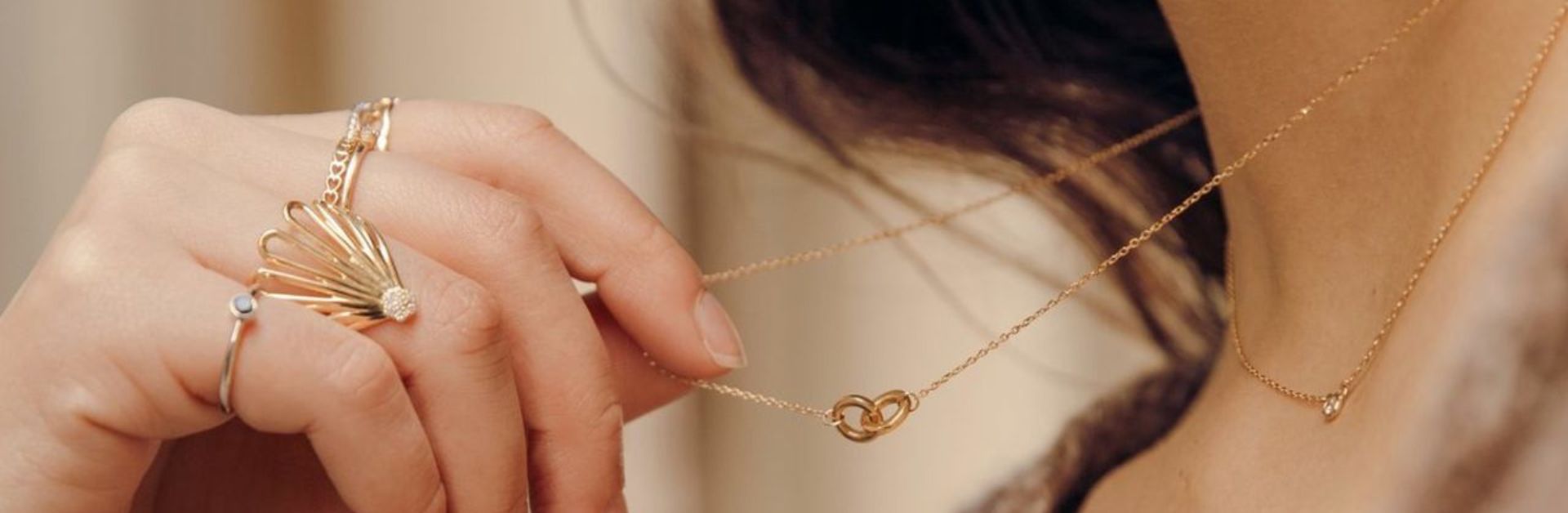 Get jewelry gift ideas to gift your mother this Mother’s Day
