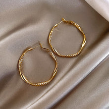 Load image into Gallery viewer, Minimalist Metal Gold Plated Hoop Earrings
