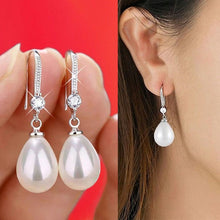 Load image into Gallery viewer, Pearls Drop Earrings