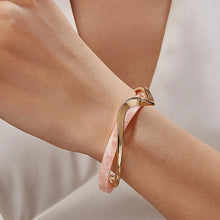 Load image into Gallery viewer, White Shellfish Bracelet
