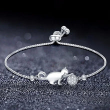 Load image into Gallery viewer, Crystal Cat Ball Bracelet
