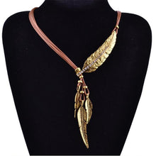 Load image into Gallery viewer, Maxi Colar Feather Statement Necklace