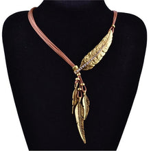Load image into Gallery viewer, Maxi Colar Feather Statement Necklace