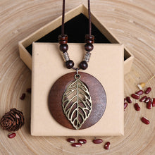 Load image into Gallery viewer, Ethnic Round Wooden Leaf Necklace