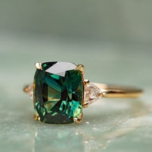 Load image into Gallery viewer, Natural Gemstone Emerald Ring