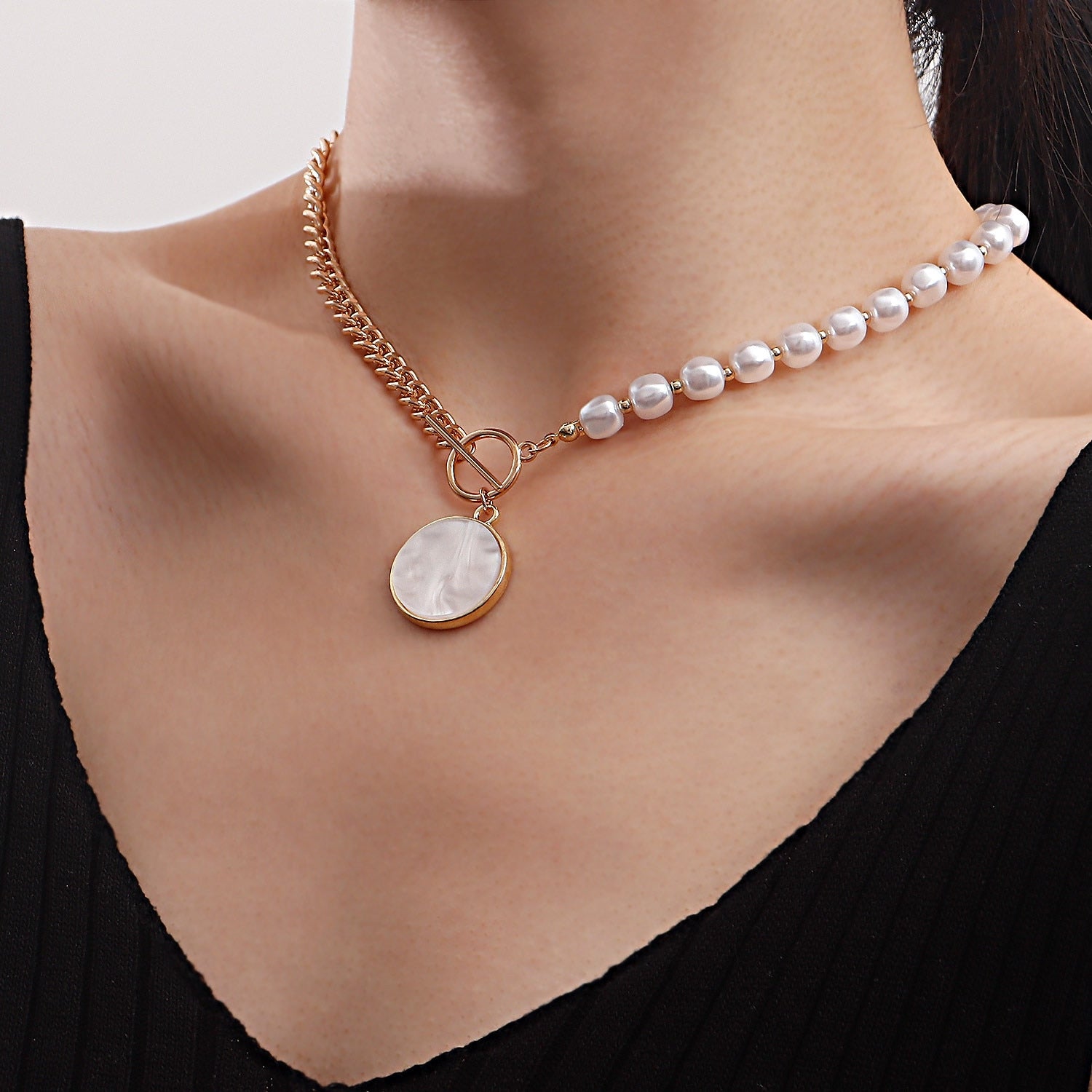Pearl Beads Pendant Necklace