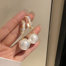 Load image into Gallery viewer, Crystal Pearl Temperament Earrings