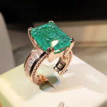 Load image into Gallery viewer, 18K Gold Emerald Rings