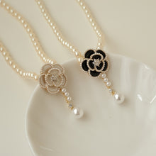 Load image into Gallery viewer, Flower Clavicle Pearl Necklace