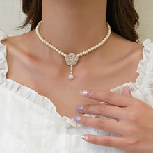 Load image into Gallery viewer, Flower Clavicle Pearl Necklace
