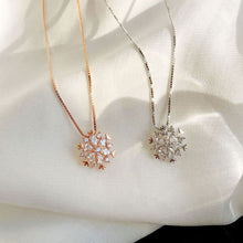 Load image into Gallery viewer, Snowflake Shining Crystal Necklace (7326122279106)