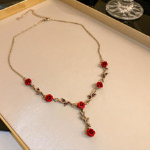Load image into Gallery viewer, Vintage Red Rose Flower Necklace
